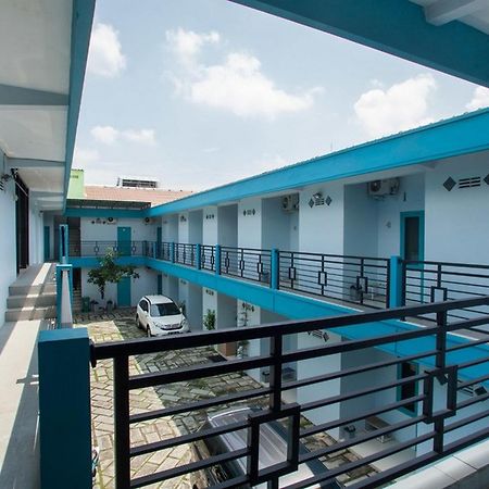 Reddoorz Syariah At Kartohardjo Madiun Hotel Eksteriør billede