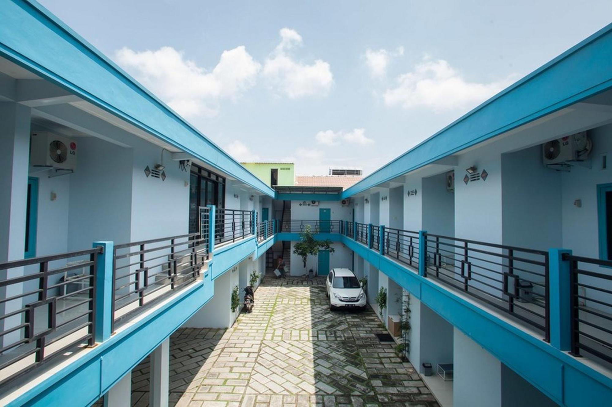 Reddoorz Syariah At Kartohardjo Madiun Hotel Eksteriør billede