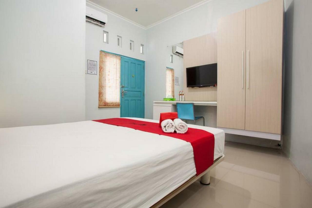 Reddoorz Syariah At Kartohardjo Madiun Hotel Eksteriør billede